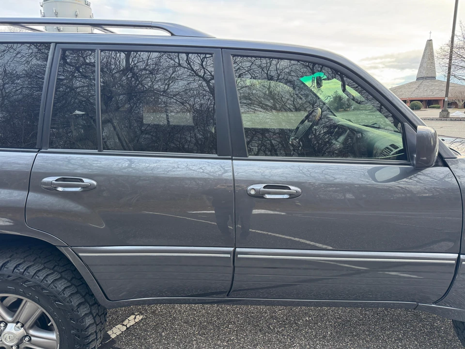 2006 Lexus LX 2nd Gen - Image 24 of 31