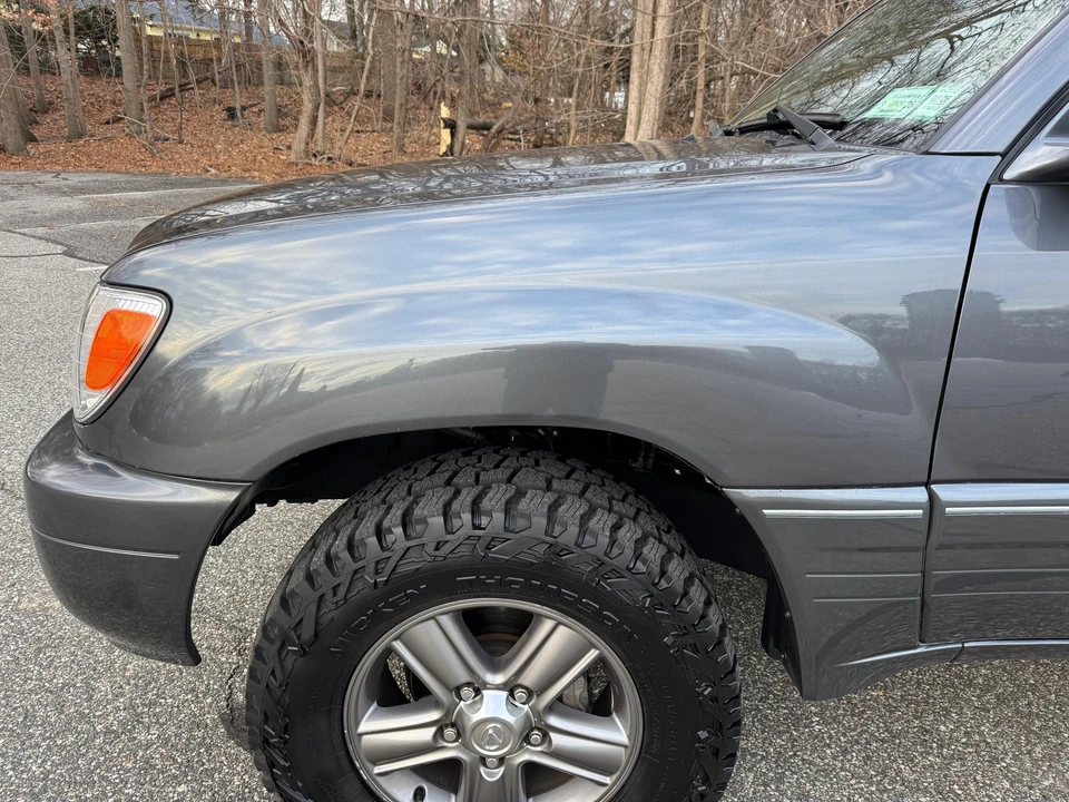 2006 Lexus LX 2nd Gen - Image 14 of 31
