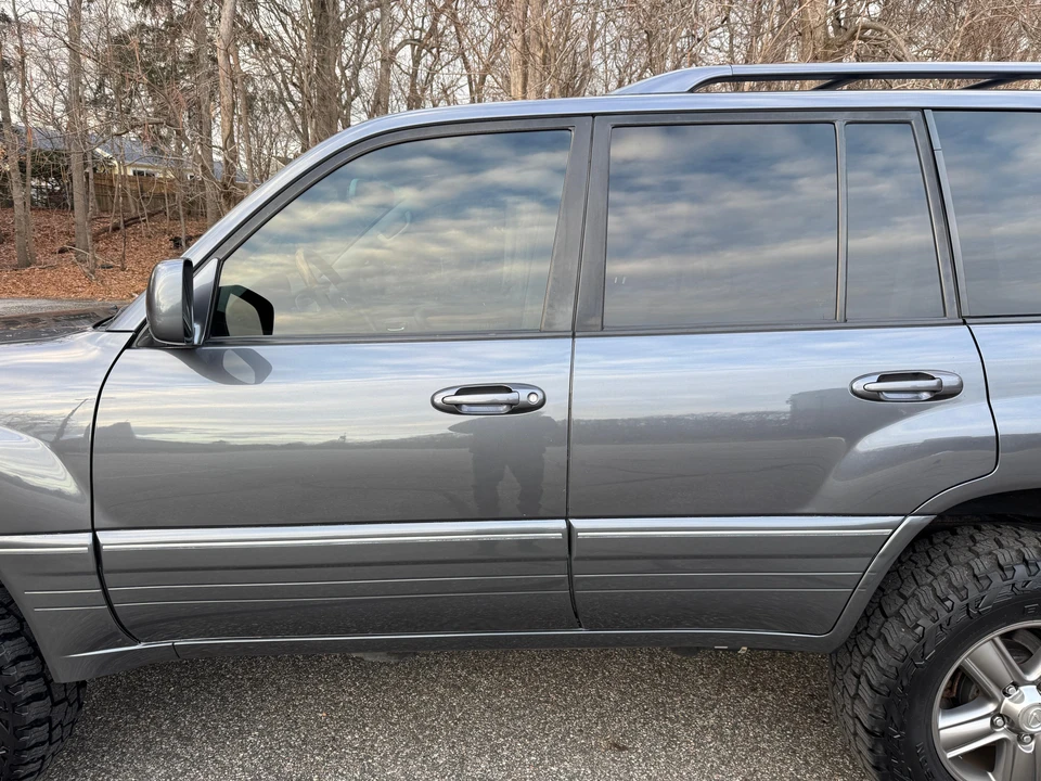 2006 Lexus LX 2nd Gen - Image 15 of 31