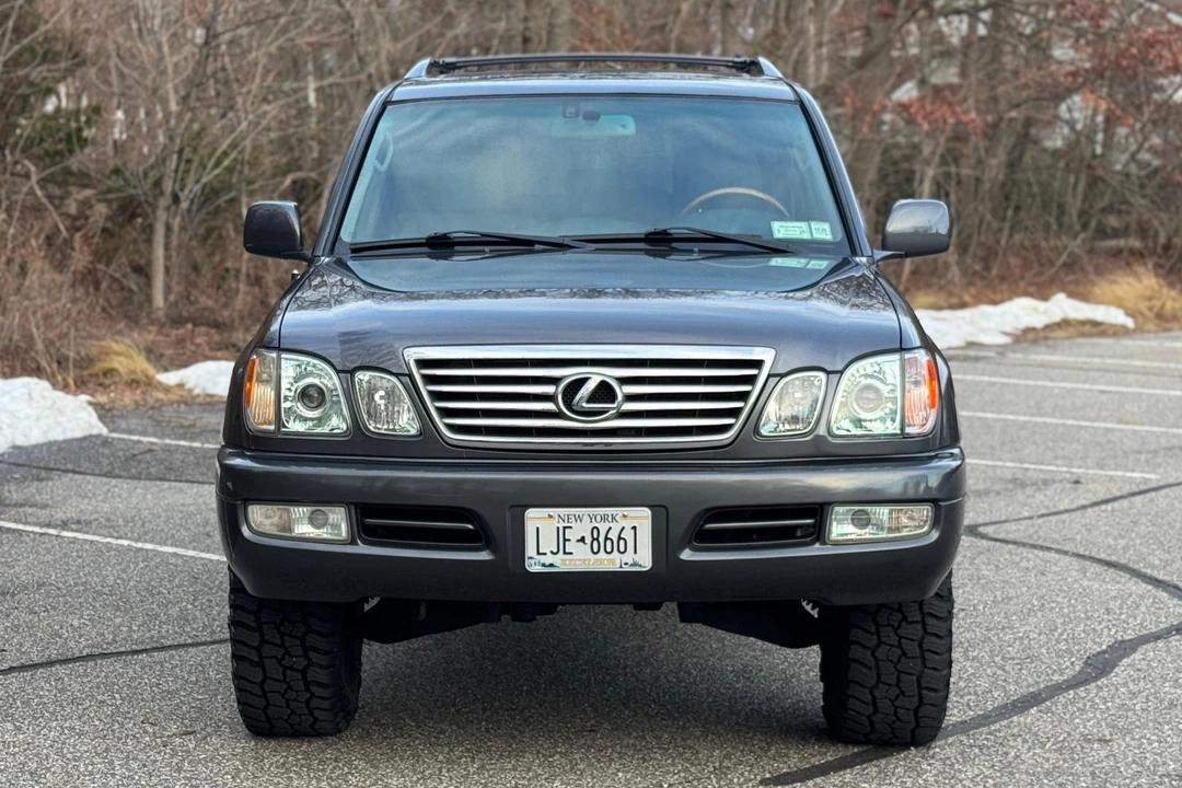 2006 Lexus LX 2nd Gen - Image 2 of 31