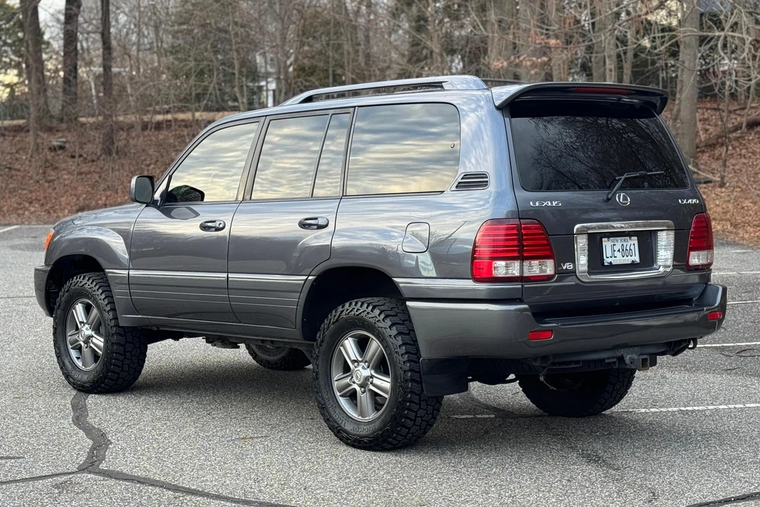 2006 Lexus LX 2nd Gen - Image 4 of 31