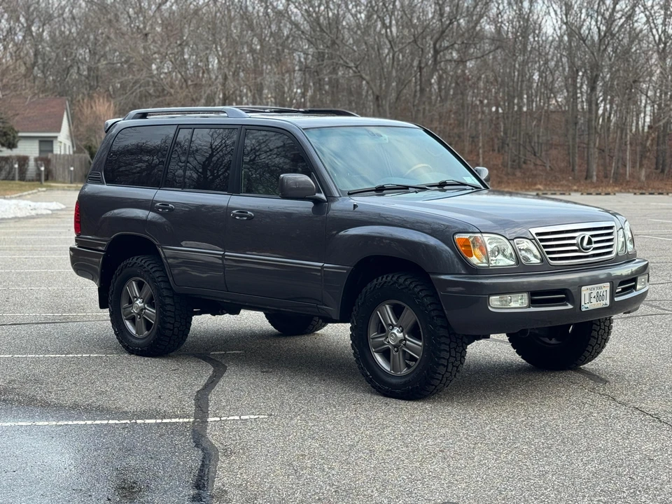 2006 Lexus LX 2nd Gen - Image 11 of 31