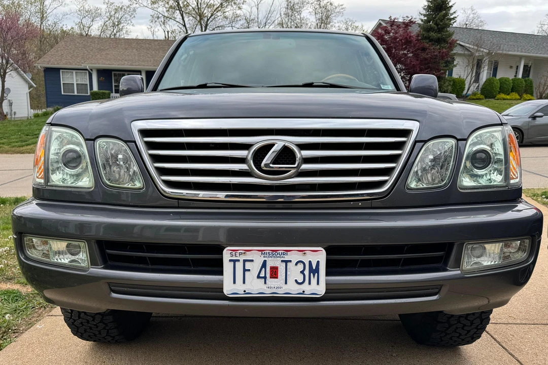 2006 Lexus LX 2nd Gen - Image 2 of 31