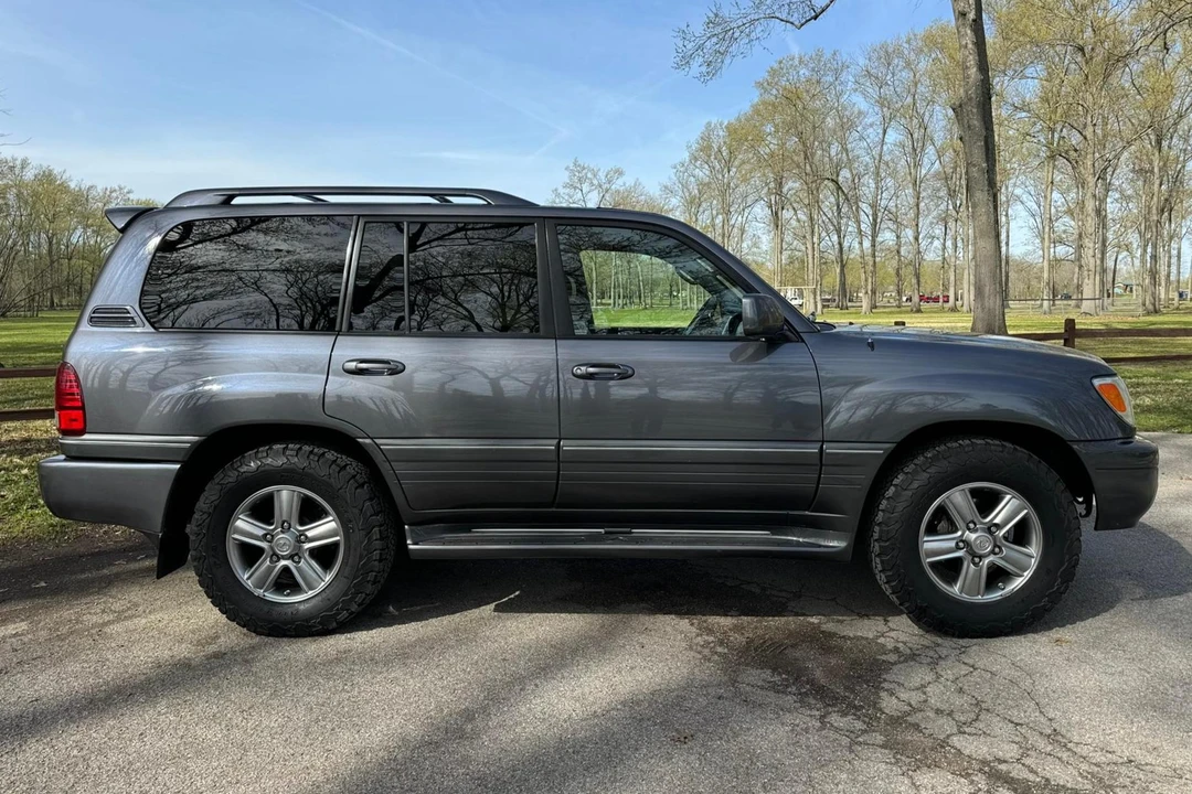2006 Lexus LX 2nd Gen - Image 8 of 31