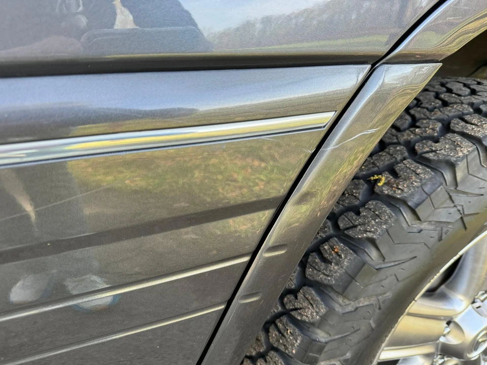 2006 Lexus LX 2nd Gen - Image 15 of 31