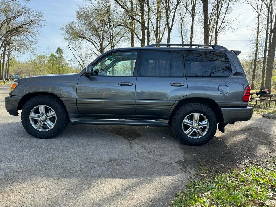 2006 Lexus LX 2nd Gen - Image 6 of 31