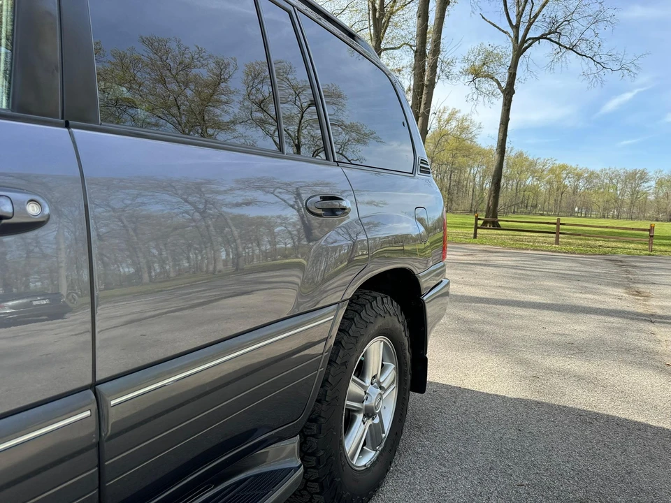2006 Lexus LX 2nd Gen - Image 14 of 31