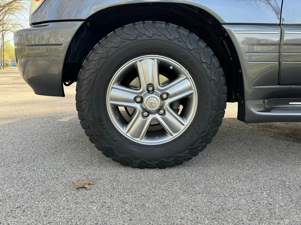 2006 Lexus LX 2nd Gen - Image 21 of 31
