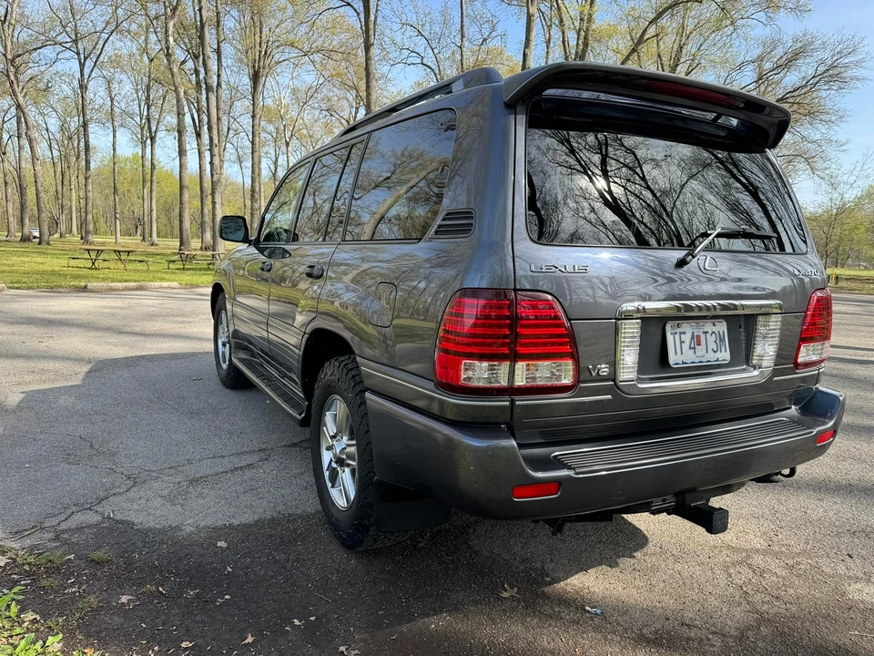 2006 Lexus LX 2nd Gen - Image 7 of 31