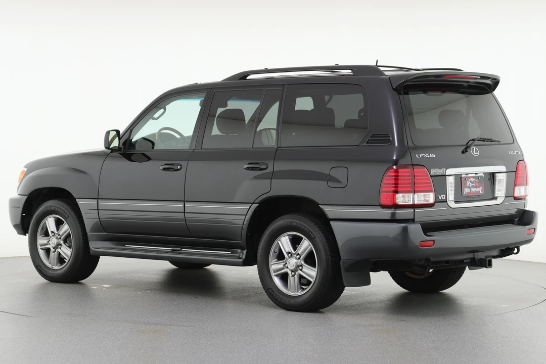 2006 Lexus LX 2nd Gen - Image 4 of 31
