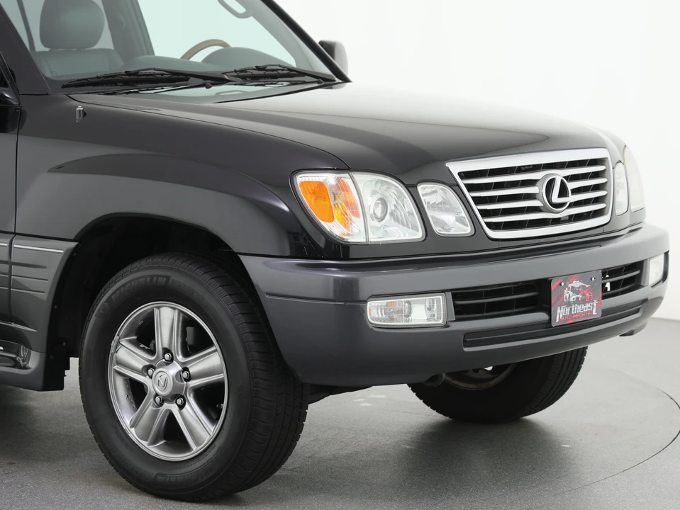 2006 Lexus LX 2nd Gen - Image 25 of 31