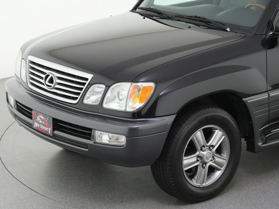2006 Lexus LX 2nd Gen - Image 14 of 31