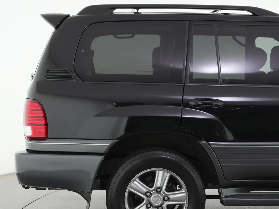 2006 Lexus LX 2nd Gen - Image 23 of 31