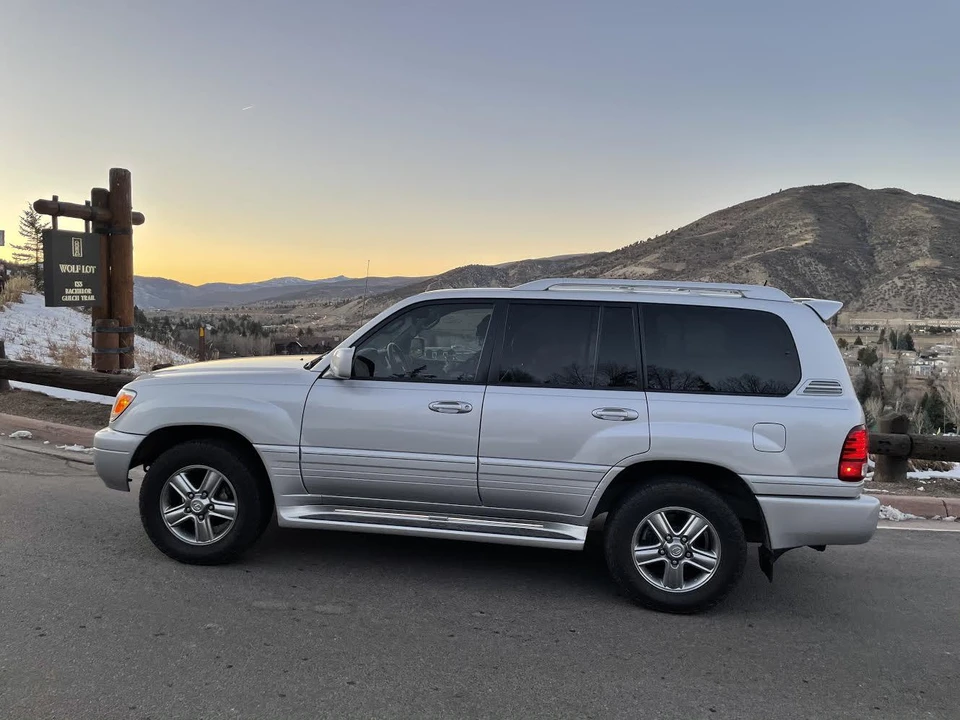 2006 Lexus LX 2nd Gen - Image 3 of 5
