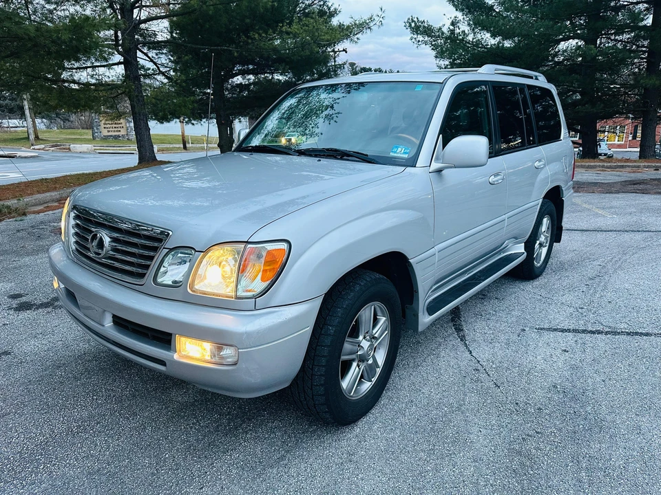 2006 Lexus LX 2nd Gen - Image 7 of 31