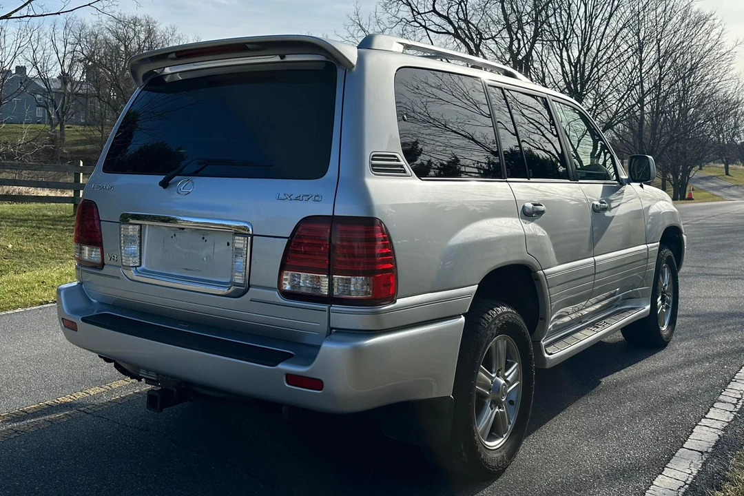 2006 Lexus LX 2nd Gen - Image 4 of 31