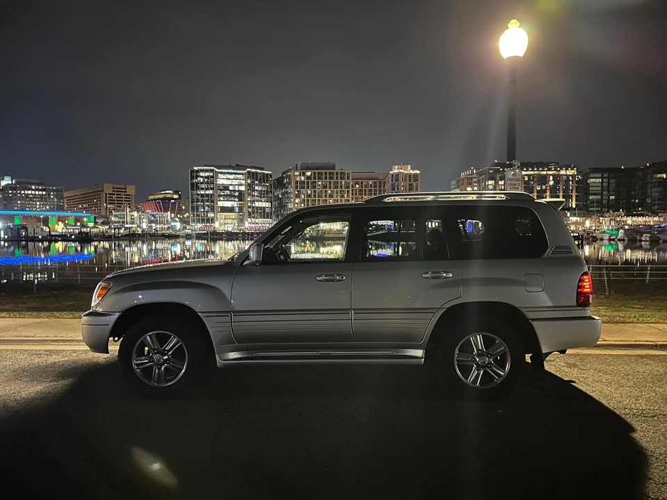 2006 Lexus LX 2nd Gen - Image 27 of 31