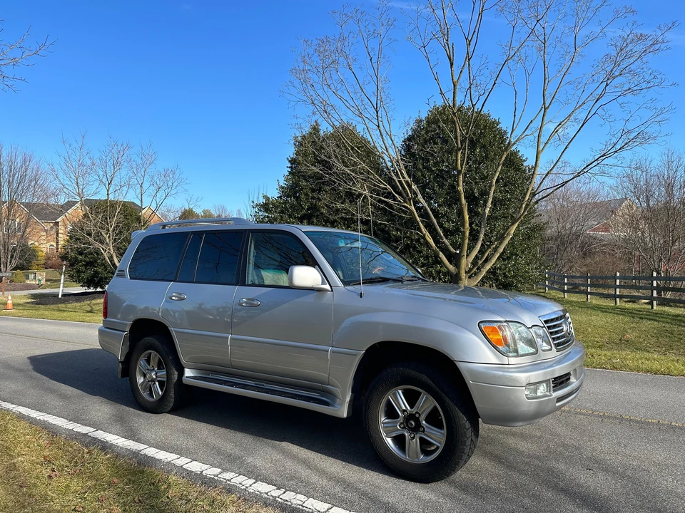 2006 Lexus LX 2nd Gen - Image 18 of 31
