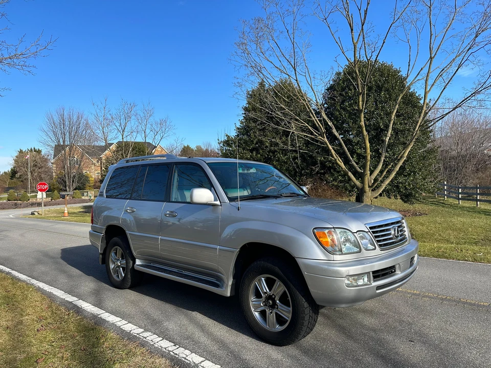 2006 Lexus LX 2nd Gen - Image 19 of 31