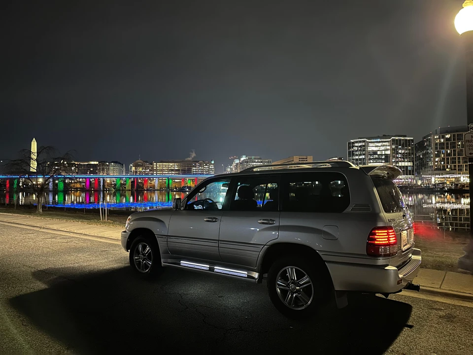 2006 Lexus LX 2nd Gen - Image 29 of 31