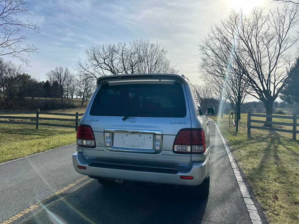 2006 Lexus LX 2nd Gen - Image 12 of 31