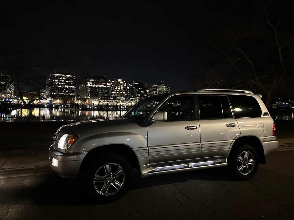 2006 Lexus LX 2nd Gen - Image 26 of 31