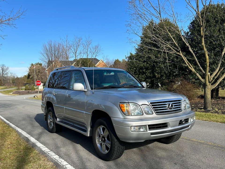 2006 Lexus LX 2nd Gen - Image 20 of 31