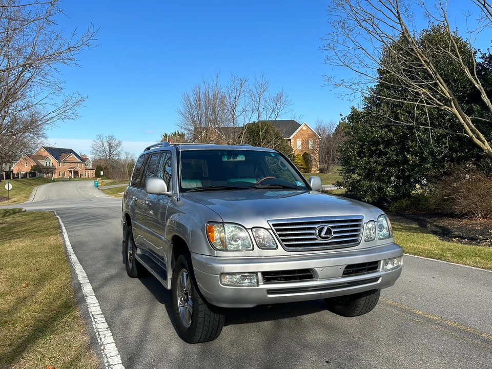2006 Lexus LX 2nd Gen - Image 21 of 31