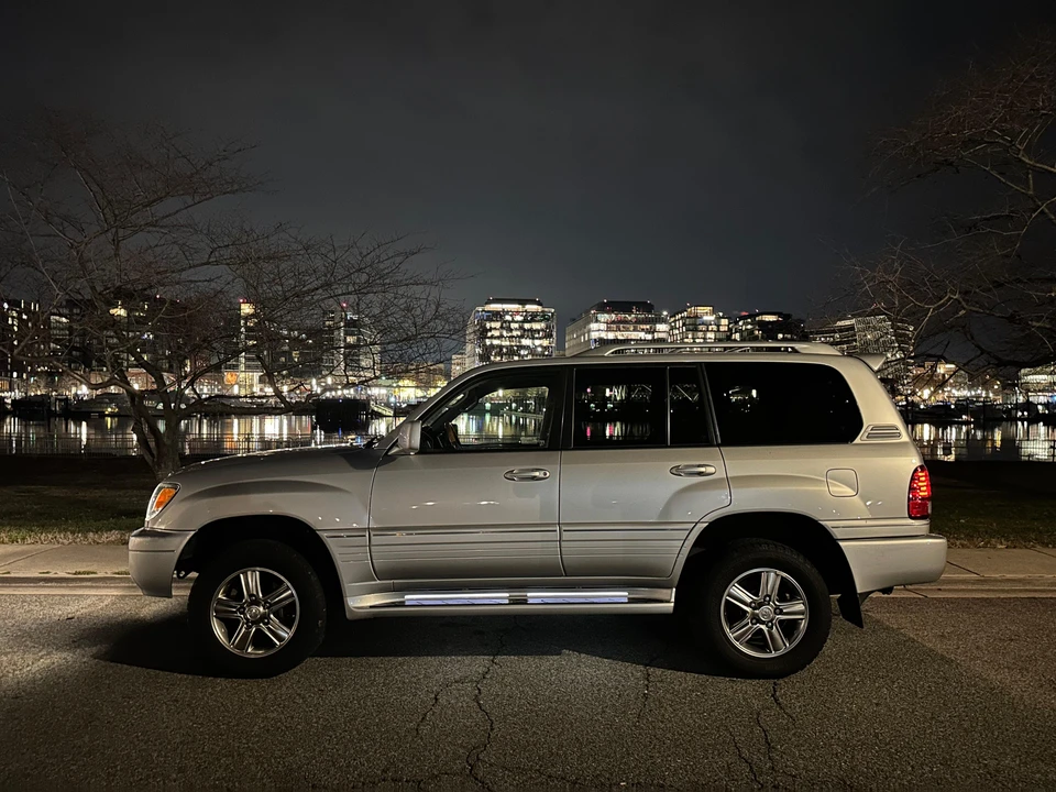 2006 Lexus LX 2nd Gen - Image 28 of 31