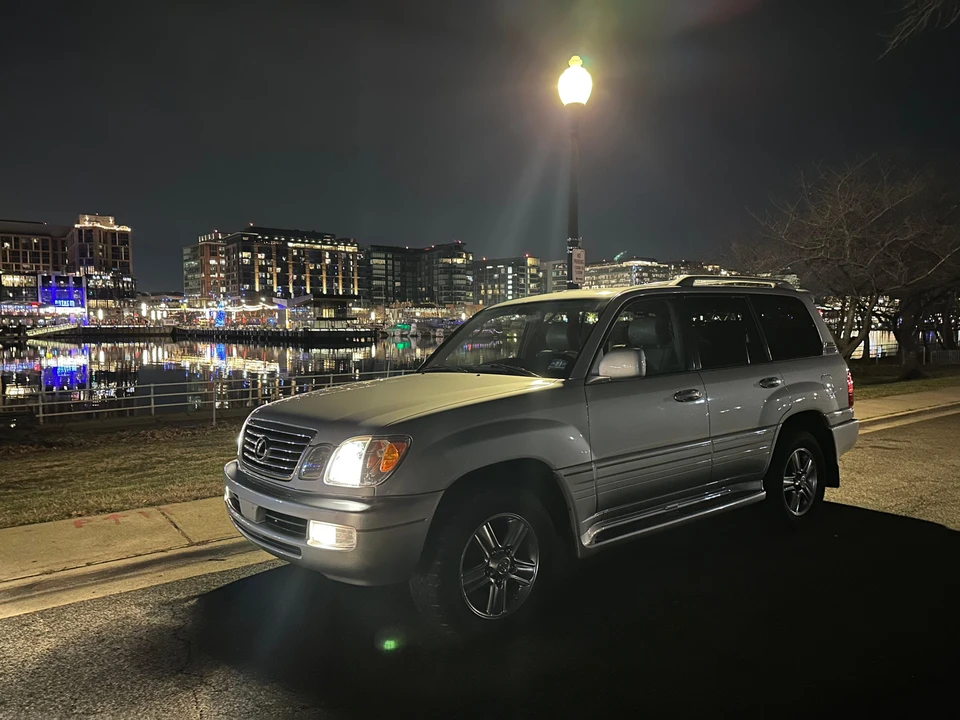 2006 Lexus LX 2nd Gen - Image 23 of 31