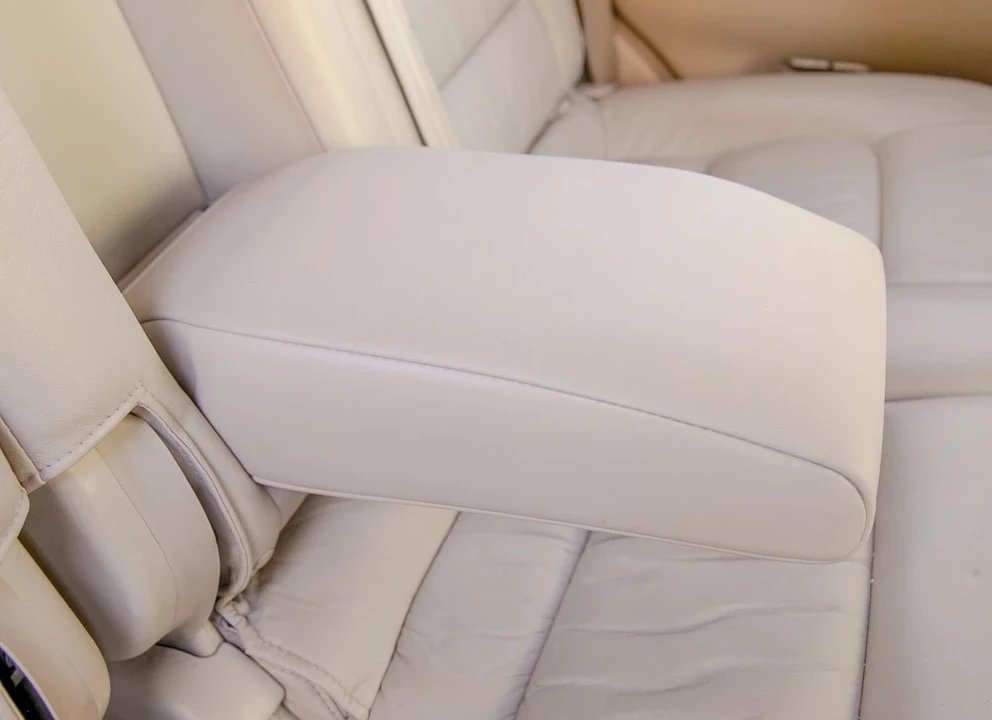 2006 Lexus LX 2nd Gen - Image 15 of 19