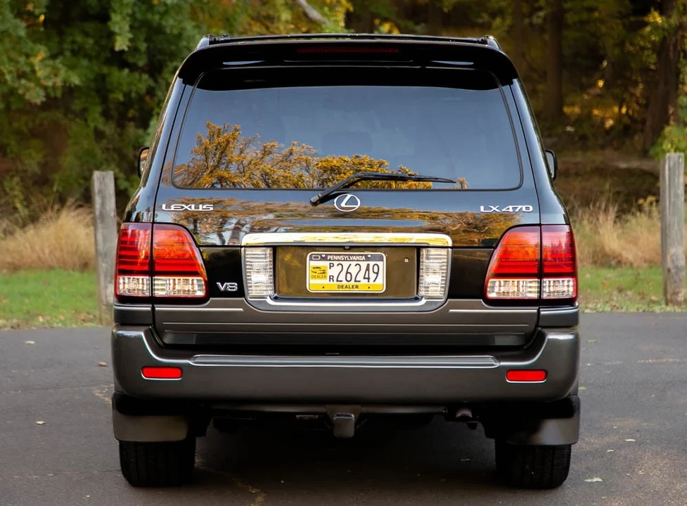 2006 Lexus LX 2nd Gen - Image 6 of 19