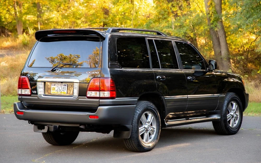 2006 Lexus LX 2nd Gen - Image 3 of 19