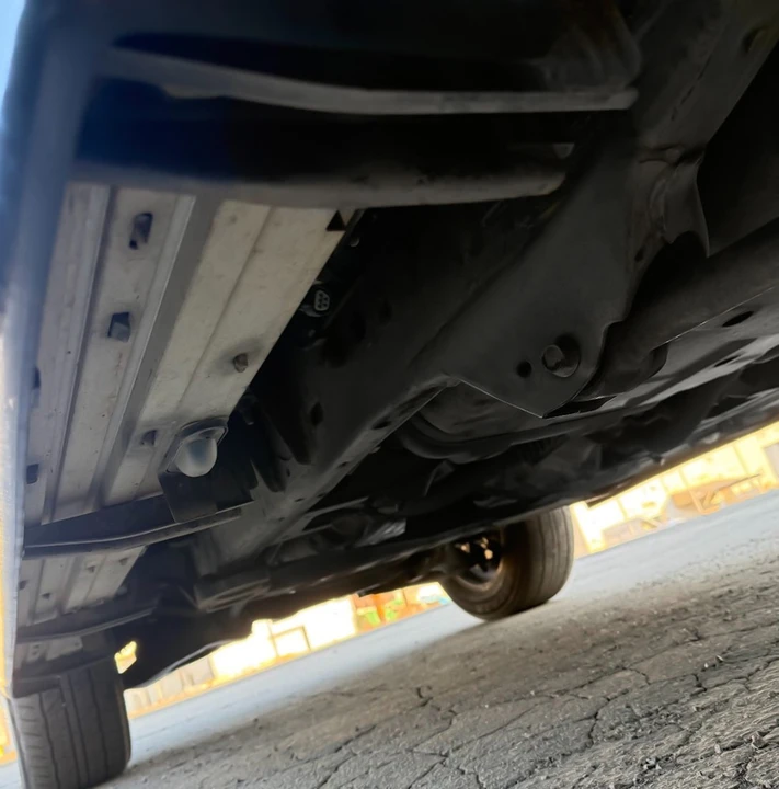 2006 Lexus LX 2nd Gen - Image 16 of 19