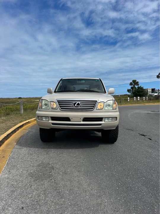 2006 Lexus LX 2nd Gen - Image 4 of 8