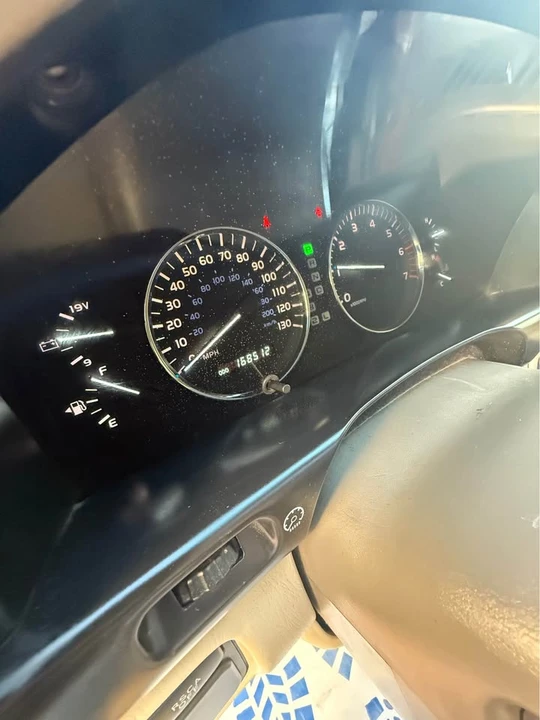 2006 Lexus LX 2nd Gen - Image 6 of 14