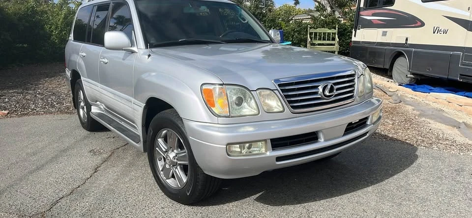 2006 Lexus LX 2nd Gen - Image 2 of 11