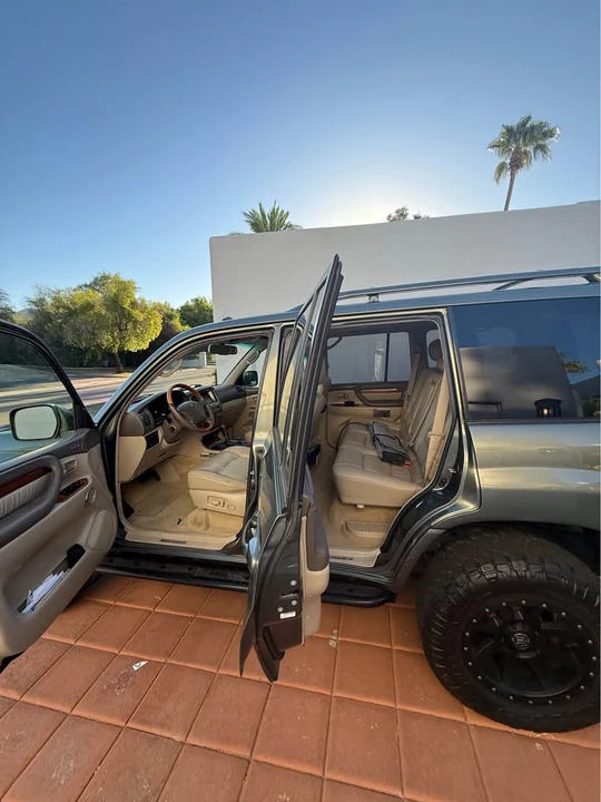 2006 Lexus LX 2nd Gen - Image 9 of 14