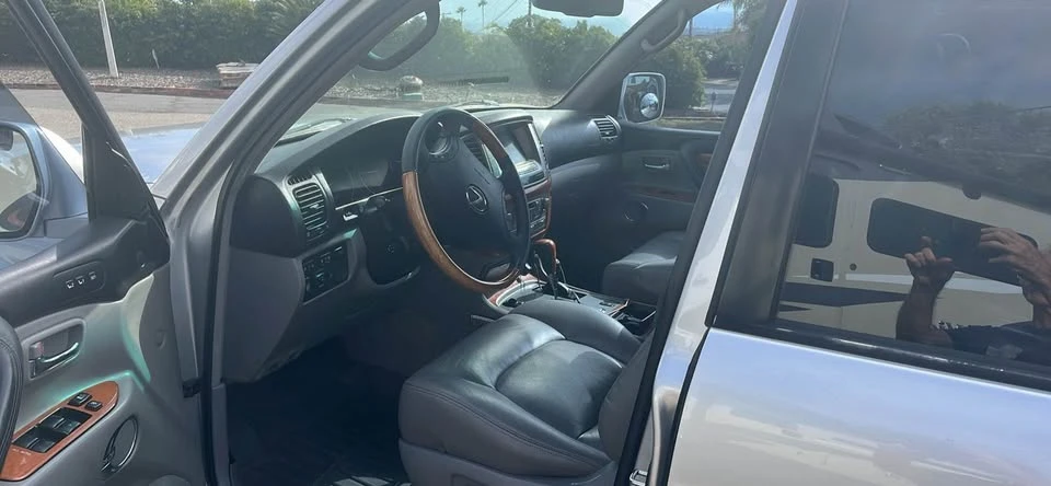 2006 Lexus LX 2nd Gen - Image 11 of 11