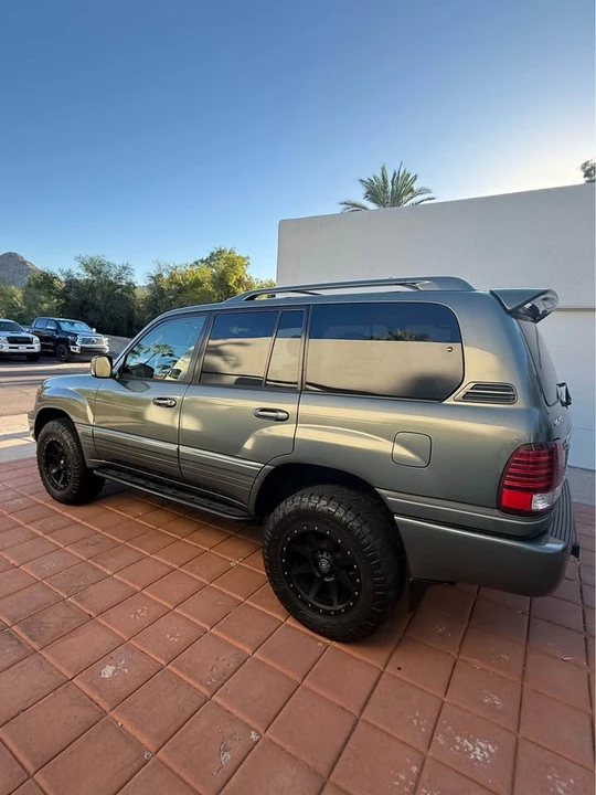 2006 Lexus LX 2nd Gen - Image 2 of 14