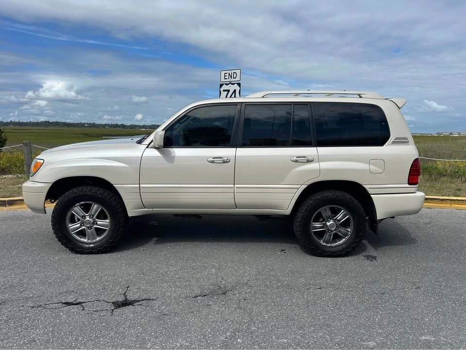 2006 Lexus LX 2nd Gen - Image 7 of 8