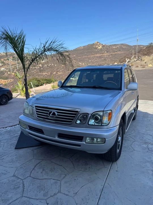 2006 Lexus LX 2nd Gen - Image 3 of 9
