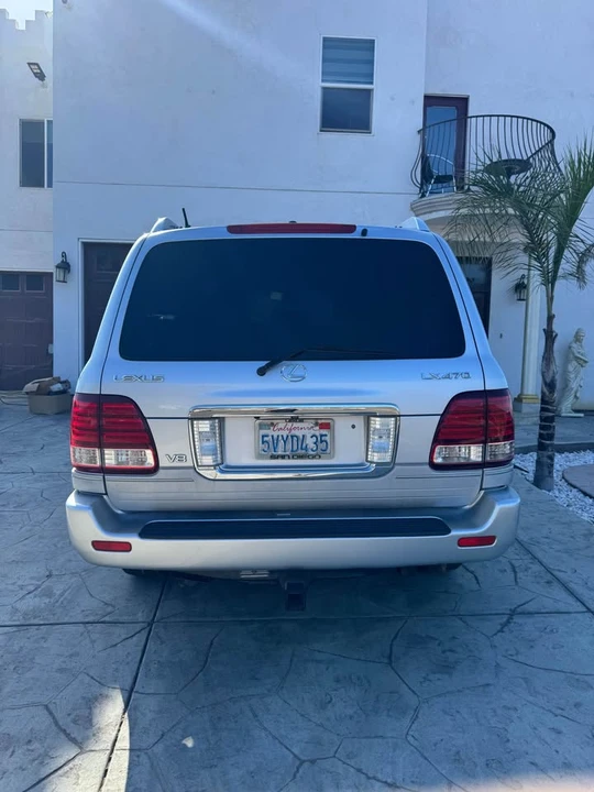 2006 Lexus LX 2nd Gen - Image 5 of 9
