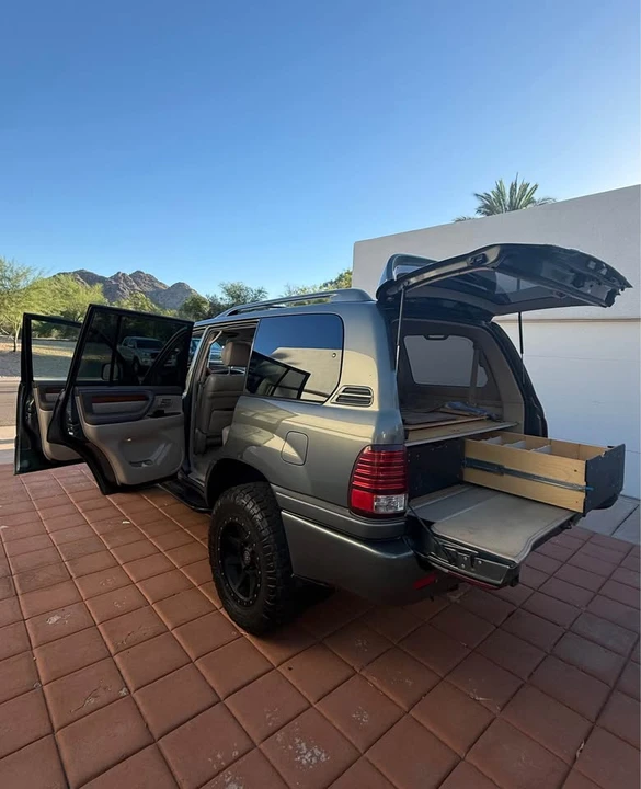 2006 Lexus LX 2nd Gen - Image 5 of 14
