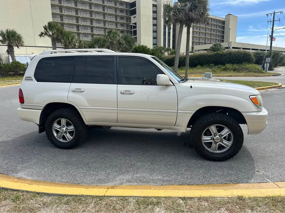 2006 Lexus LX 2nd Gen - Image 6 of 8