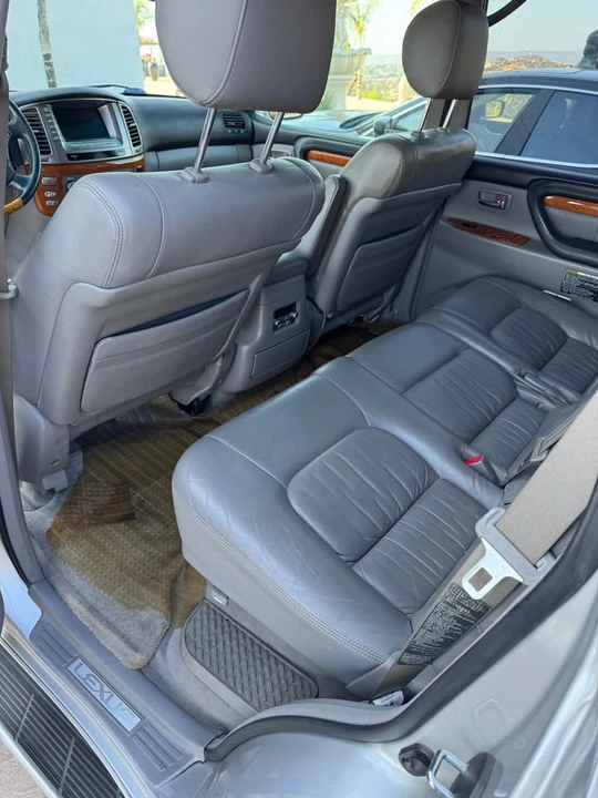 2006 Lexus LX 2nd Gen - Image 8 of 9