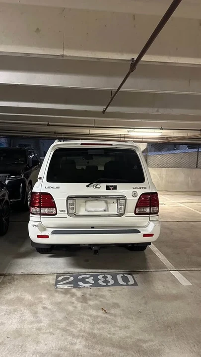 2006 Lexus LX 2nd Gen - Image 7 of 8
