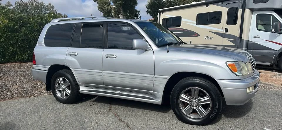 2006 Lexus LX 2nd Gen - Image 3 of 11