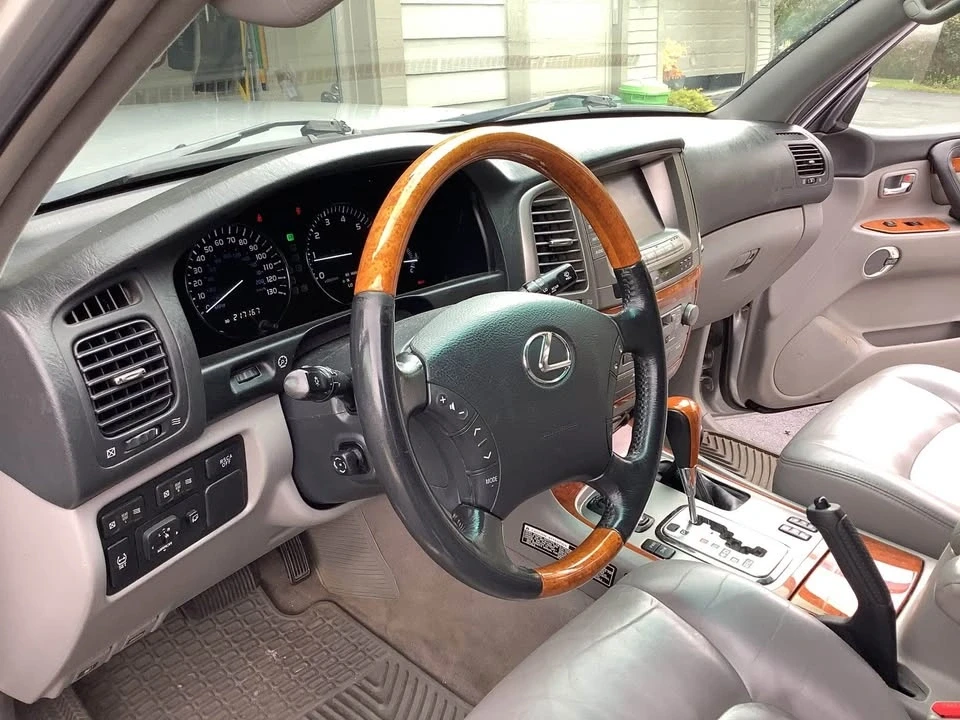 2006 Lexus LX 2nd Gen - Image 8 of 19