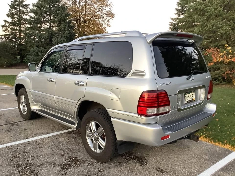 2006 Lexus LX 2nd Gen - Image 3 of 19